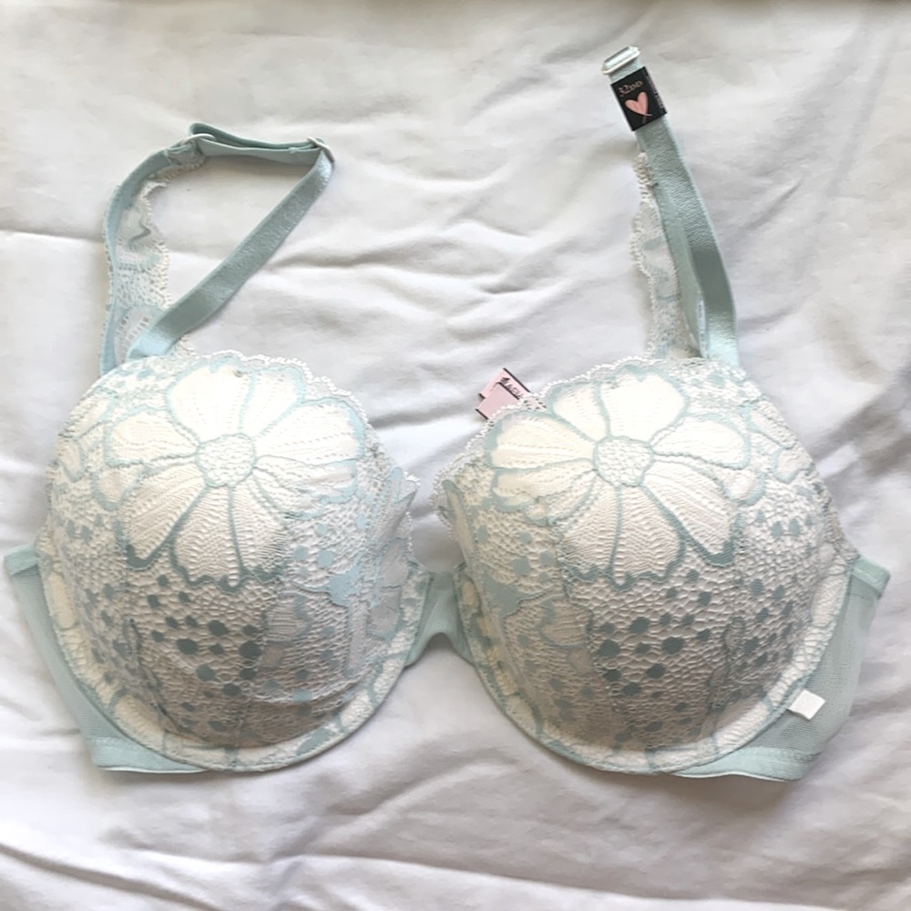 Victoria’s Secret 32DD